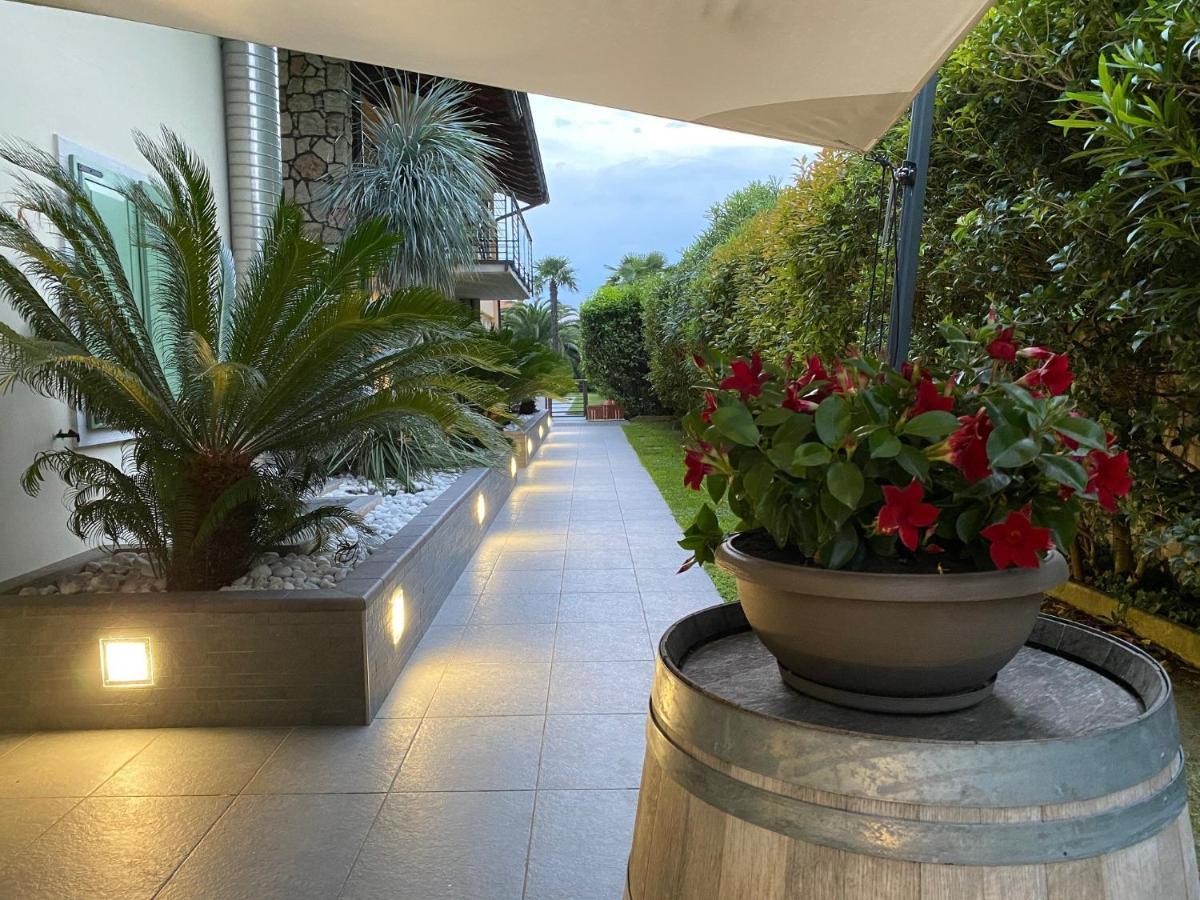 Residence Verdeblu Arco Dış mekan fotoğraf